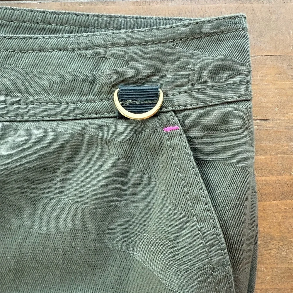Trina Turk Isley Cargo Pants Size 10 NWT Olive Jacquard Camo, Pink Stitch, $278 - Picture 4 of 12